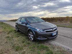 Usata 2008 Opel Astra GTC Tre volumi | 2600 € (Cara)