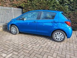 Blu Usata 2015 Toyota Yaris Active Tre volumi | 6200 €