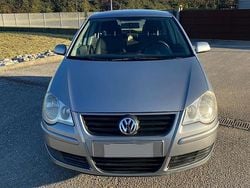 Grigio Usata 2009 VW Polo Tre volumi | 4190 € (Ottimo prezzo)