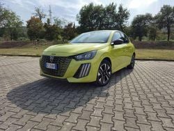 Giallo Usata 2024 Peugeot 208 Allure Due volumi | 23.900 € (Buon prezzo)