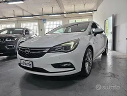 Bianco Usata 2016 Opel Astra Tre volumi | 12.900 € (Molto cara)