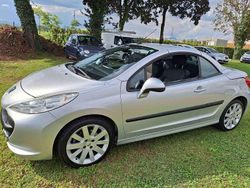 Argento brillante Usata 2009 Peugeot 207 CC Cabrio | 5500 € (Buon prezzo)