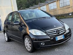 Nero Usata 2009 Mercedes A180 Elegance Tre volumi | 3650 € (Buon prezzo)