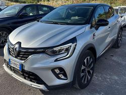 Argento Usata 2024 Renault Captur Techno SUV | 17.500 € (Buon prezzo)