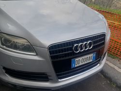 Grigio Usata 2006 Audi Q7 SUV | 12.900 € (Molto cara)