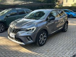 Grigio Usata 2022 Renault Captur Techno SUV | 19.300 € (Buon prezzo)