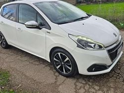 Bianco Usata 2019 Peugeot 208 Signature Sky Due volumi | 9500 € (Ottimo prezzo)