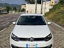 Bianco Usata 2015 VW Polo Comfortline Tre volumi | 6000 € (Ottimo prezzo)
