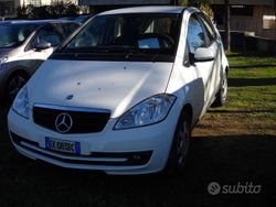Bianco Usata 2011 Mercedes A160 Tre volumi | 3800 € (Buon prezzo)