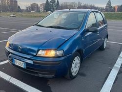 Blu Usata 2001 Fiat Punto Tre volumi | 1700 € (Buon prezzo)
