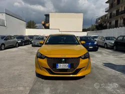 Giallo Usata 2021 Peugeot e-208 Style Due volumi | 12.450 € (Ottimo prezzo)