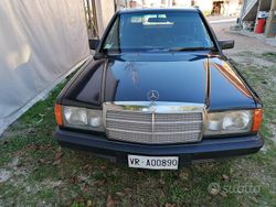 Nero Usata 1989 Mercedes 190 Tre volumi | 3500 €