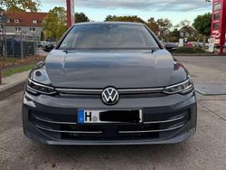 Grigio delfino Usata 2024 VW Golf VIII Goal Tre volumi | 30.900 € (Buon prezzo)