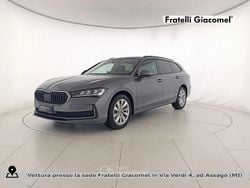 Grigio graphite metallizzato Usata 2025 Skoda Superb Selection Station wagon | 33.400 € (Ottimo prezzo)
