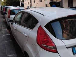 Usata 2009 Ford Fiesta Due volumi | 2200 € (Ottimo prezzo)