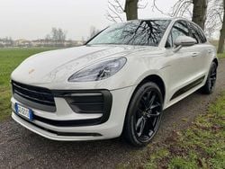Chalk grey Usata 2022 Porsche Macan SUV | 53.900 € (Super prezzo)