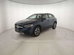 Blu/azzurro Usata 2022 Mercedes GLA180 SUV | 32.700 € (Buon prezzo)