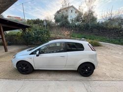 Bianco Usata 2010 Fiat Punto Evo Due volumi | 2350 € (Ottimo prezzo)
