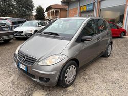 Grigio Usata 2006 Mercedes A180 Tre volumi | 1700 € (Ottimo prezzo)