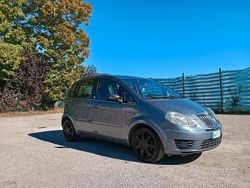 Grigio Usata 2009 Lancia Musa Monovolume | 2600 € (Buon prezzo)