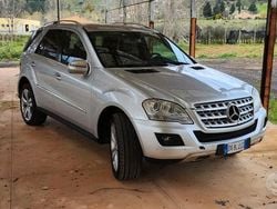 Grigio Usata 2009 Mercedes ML320 SUV | 9900 € (Molto cara)