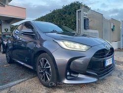 Grigio Usata 2023 Toyota Yaris Play Tre volumi | 13.500 €