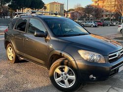 Grigio Usata 2008 Toyota RAV4 SUV | 4000 €