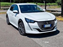 Bianco Usata 2021 Peugeot e-208 Active Due volumi | 18.400 € (Molto cara)