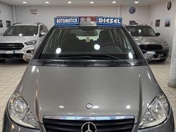 Grigio Usata 2009 Mercedes A180 Tre volumi | 2999 € (Buon prezzo)