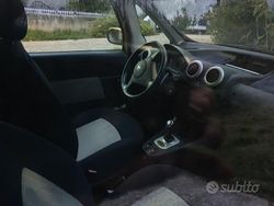 Giallo Usata 2006 Peugeot 1007 Due volumi | 4000 € (Cara)