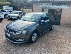 Grigio Usata 2017 VW Polo Comfortline Tre volumi | 8499 € (Buon prezzo)