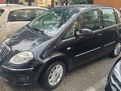 Grigio Usata 2011 Lancia Musa Platinum Monovolume | 3999 € (Buon prezzo)