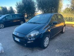 Blu Usata 2016 Fiat Punto Lounge Tre volumi | 4900 € (Buon prezzo)