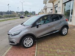 Grigio Usata 2017 Renault Captur Zen SUV | 11.500 € (Cara)