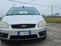 Argento Usata 2007 Ford C-MAX Ghia Monovolume | 2100 €