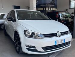 Bianco Usata 2014 VW Golf VII Tre volumi | 9800 € (Buon prezzo)