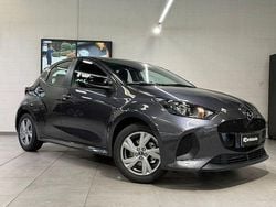 Grigio Nuova 2025 Mazda 2 Tre volumi | 24.900 € (Cara)
