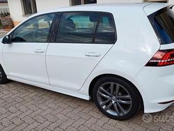 Bianco Usata 2015 VW Golf VII R-line BlueMotion Tre volumi | 13.000 € (Buon prezzo)