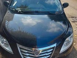 Blu Usata 2015 Lancia Ypsilon Due volumi | 8000 € (Cara)