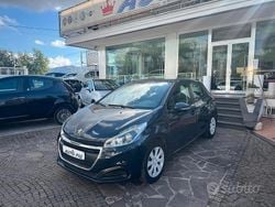 Grigio Usata 2016 Peugeot 208 Active Due volumi | 5490 € (Buon prezzo)