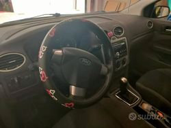 Usata 2005 Ford Focus Station wagon | 3000 € (Molto cara)