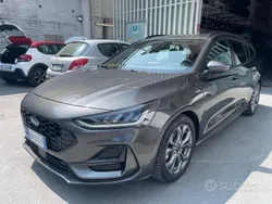 Grigio Usata 2023 Ford Focus ST-Line X Station wagon | 18.900 € (Buon prezzo)