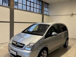 Argento Usata 2007 Opel Meriva Cosmo Monovolume | 2990 € (Buon prezzo)