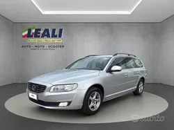 Argento Usata 2015 Volvo V70 Business Edition Station wagon | 4000 €