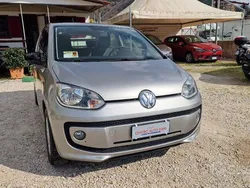 Grigio(met.) Usata 2015 VW up! CLUB Due volumi | 5600 € (Buon prezzo)