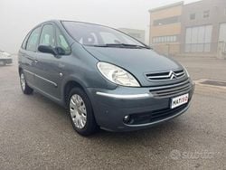 Grigio Usata 2008 Citroën Xsara Picasso Elegance Monovolume | 1990 € (Buon prezzo)