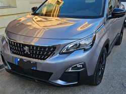 Grigio Usata 2019 Peugeot 3008 Tre volumi | 18.000 € (Molto cara)