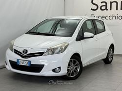 Bianco Usata 2014 Toyota Yaris Lounge Due volumi | 6700 € (Buon prezzo)