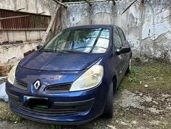 Blu Usata 2007 Renault Clio II Tre volumi | 2500 € (Buon prezzo)