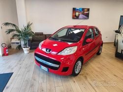 Rosso Usata 2011 Peugeot 107 Allure Due volumi | 6490 € (Cara)